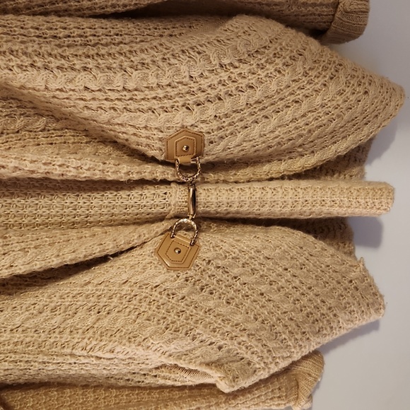 Tan cardigan - Picture 2 of 8